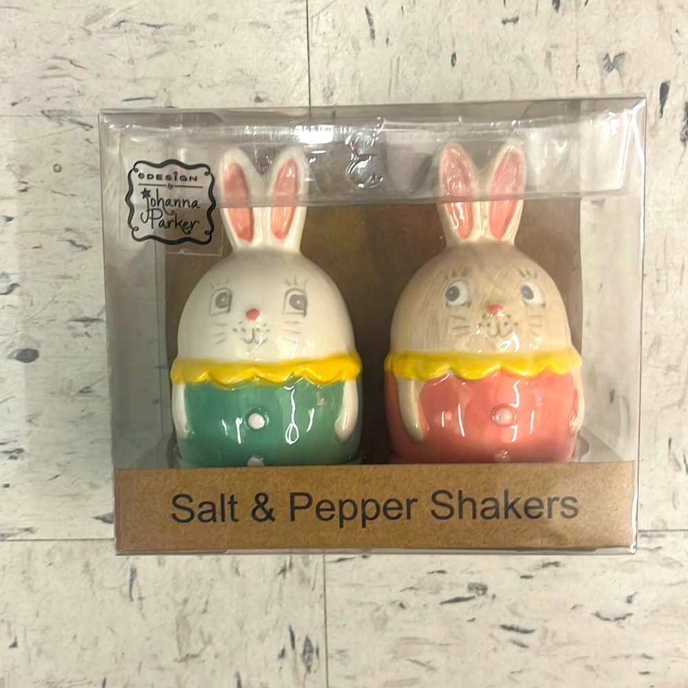 *Brand New* Johanna Parker Easter Bunny Salt And Pepper Shakers